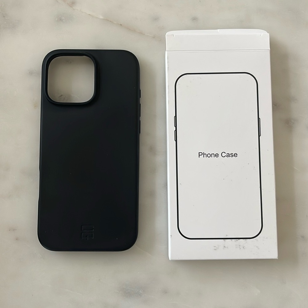 16 Pro Max iPhone case black